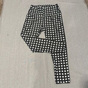 Albion Black and White Checkered Leggings size small picnic
